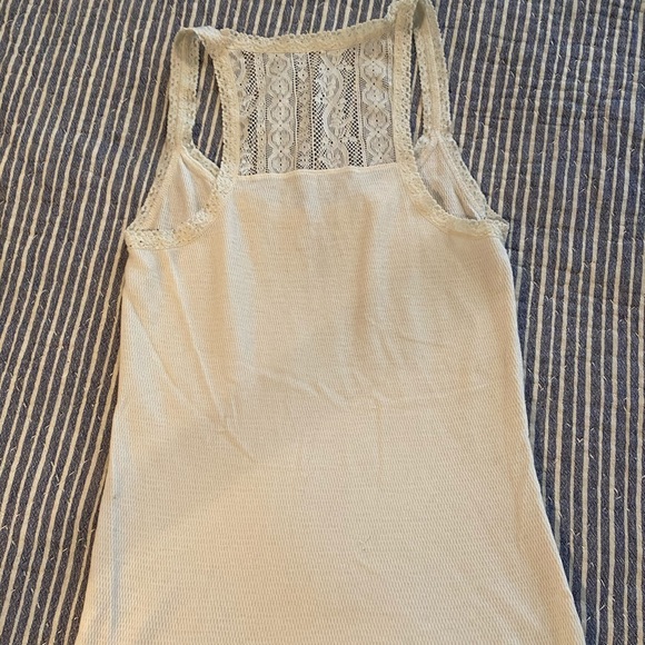 - Tank - Picture 3 of 3